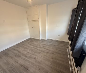 North Carr Croft, Huddersfield - Photo 4