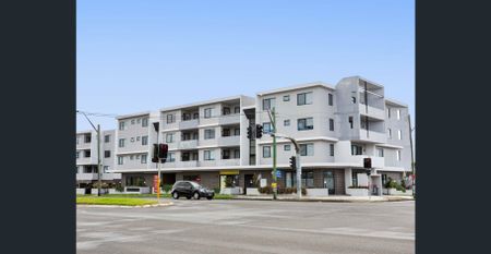 Sleek & Stylish 3-Bedroom Apartment - Photo 5
