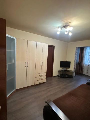 Închiriez apartament cu două camere în zona Vlaicu - Photo 4
