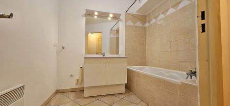 Location Appartement 3 pièces 71m² GONFARON 83590 - Photo 5