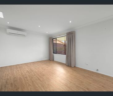 Spacious Family Home! - Photo 2