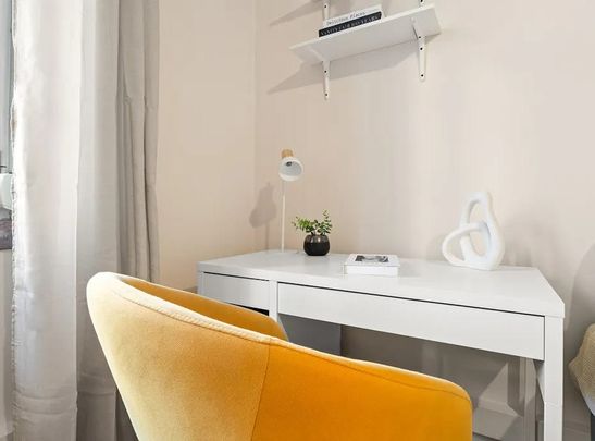 Avenida de Sidónio Pais, Lisbon, Lisbon 1050-215 - Photo 1