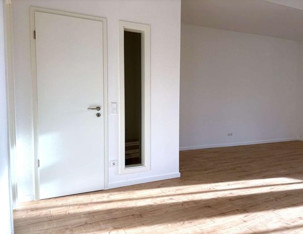 RENOVIERTES SINGLE-APARTMENT IN GRÜNER STADTLAGE // Helle 1-Raum-Wohnung mit Balkon am Fockeberg - Foto 1