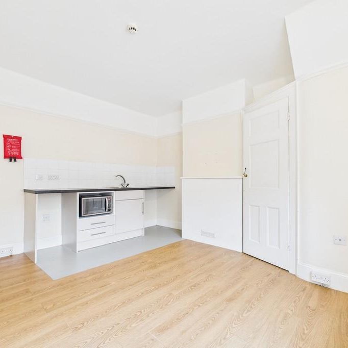 Studio to rent - Photo 1