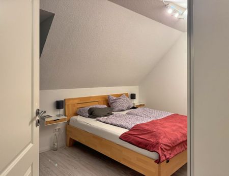 Gemütliche Dachgeschosswohnung mit Balkon in ruhiger und dennoch zentraler Lage der Stadt Aurich - Photo 5