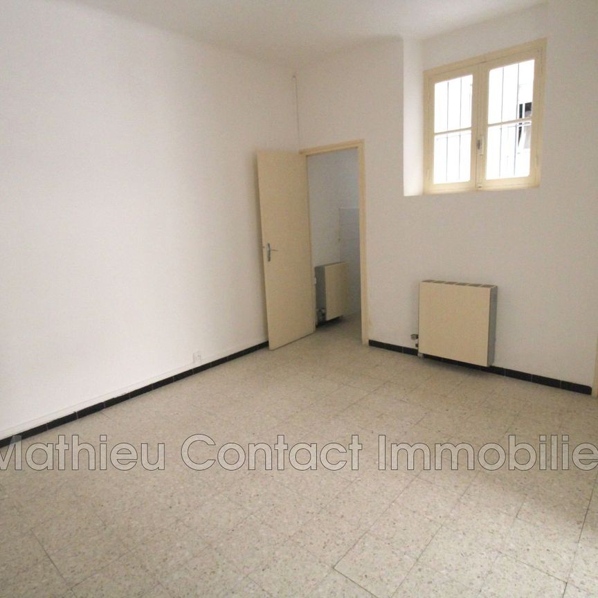 Ecusson, Location appartement 1 pièce 28 m² - Photo 1