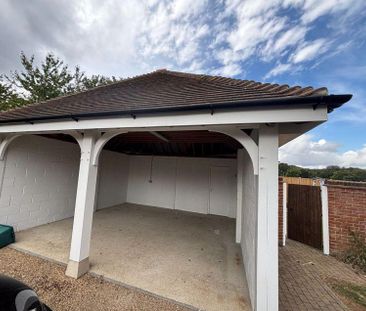 4 bedroom detached house to rent - Photo 1
