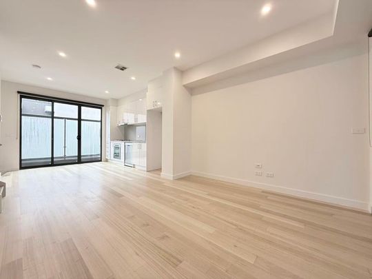 Preston's Best at Your Doorstep - Brilliant Location, Stylish Space - Photo 1