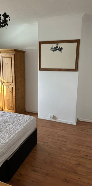 Room in a Shared House, The Roundway, N17 - Photo 1