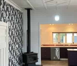 Spacious on South Road! - Photo 1