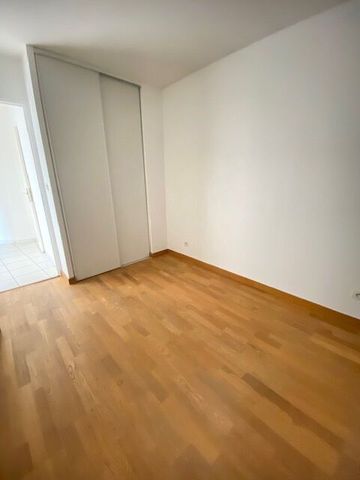 Location Appartement 3 pièces 59m² NOISY LE GRAND 93160 - Photo 3