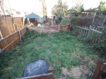 2 bedroom flat to rent - Photo 4