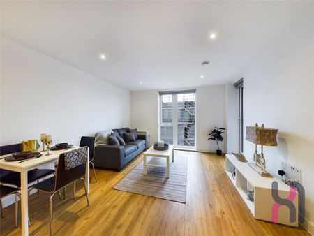 3 bedroom flat to rent - Photo 2