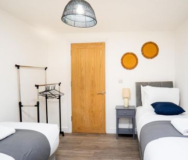 2 bedroom apartment to rent - Photo 2