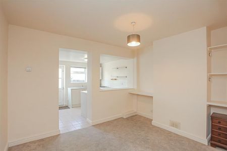 2 bedroom terraced house to rent - Photo 2