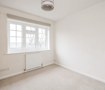 4 bed semi-detached house to rent in Warwick Road, Chadwick End, So... - Photo 6