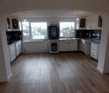 3 bedroom semi-detached house to rent - Photo 6