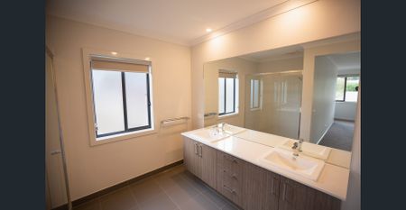 NEAR NEW STUNNING FAMILY HOME - Photo 5