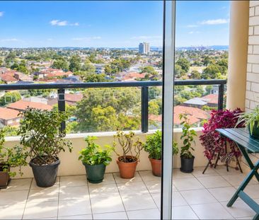 NEWINGTON TOWERS | ELEVATED ONE-BEDROOM WITH DISTRICT VIEWS - Photo 4
