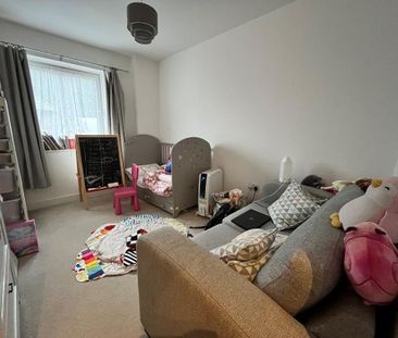 2 bedroom ground floor flat to rent - Photo 2