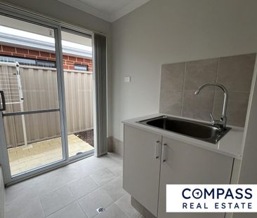 Beautiful Brand new 5 Bedroom House - Photo 5