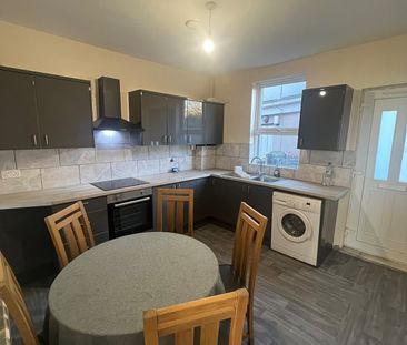 5 Bed Terraced House, Chippinghouse Road, S8 - Photo 1