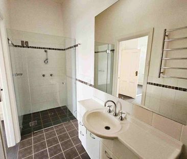 STYLISH AND SPACIOUS SEMI IN PRIME MOSMAN LOCATION - Photo 6