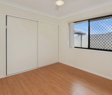 Spacious Family Living on a Generous Block in Prime Springfield Loc... - Photo 6