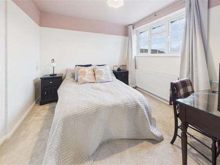 3 bedroom semi-detached house to rent - Photo 5