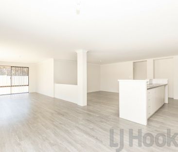 LARGE FAMILY HOME OPPOSITE PARK - Photo 1