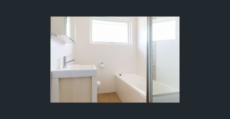 LIGHT-FILLED, COMFORTABLE APARTMENT IN NEUTRAL BAY - Photo 3