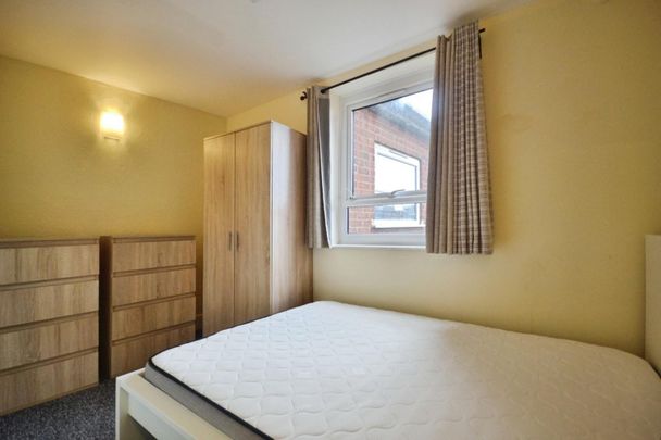 1 bedroom Flat To Let - Photo 1