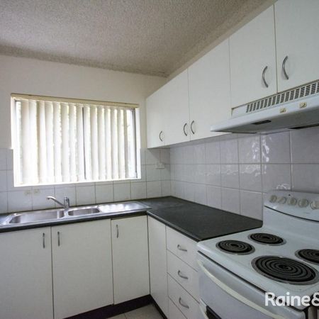 Two Bedroom Unit in Quiet Spot Near Station - Photo 3