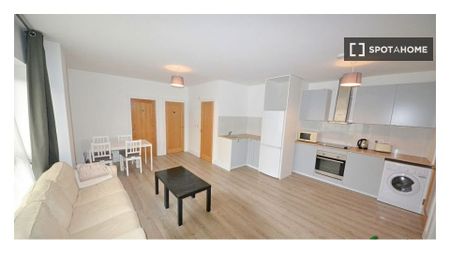 Room for rent in 4-bedroom apartment in Drimnagh, Dublin - Photo 2
