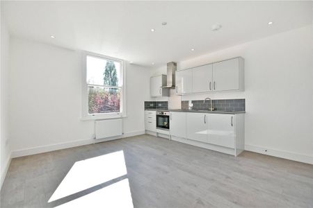 1 bedroom flat to rent - Photo 2
