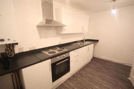 2 bedroom flat to rent - Photo 4