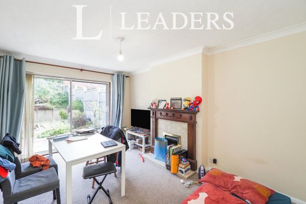 2 bedroom bungalow to rent Calverton Road, Arnold, NG5 - Photo 1