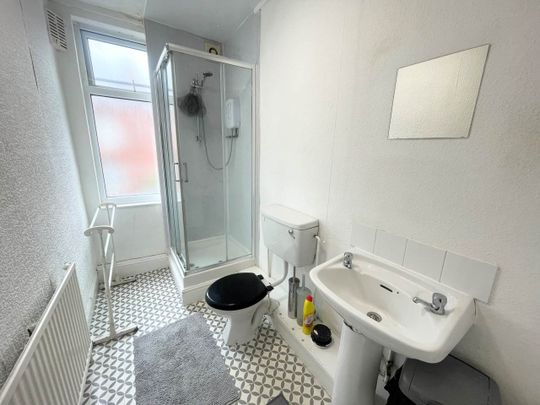 Lucas Street (room 5), Headingley, Leeds - Photo 1