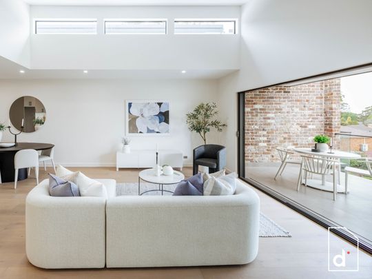 Effortless Elegance Meets Relaxed Coastal Comfort - Photo 1