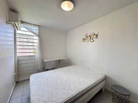Location Appartement 5 pièces 65m² LES ABYMES 97139 - Photo 5