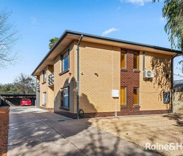 Modern Upstairs Unit in Prime Cosmopolitan Location - Photo 6