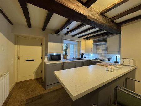 1 bedroom character property to rent - Photo 2