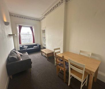 3 bedroom flat to rent - Photo 6