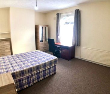 4 bedroom terraced house to rent - Photo 4