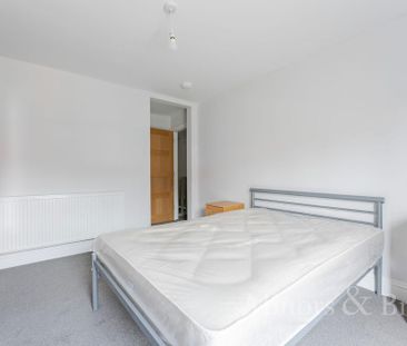 5 bedroom terraced house to rent - Photo 3