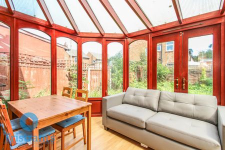 1 bed Shared House for Rent - Photo 2