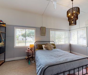 Quiet Convenience in the Heart of Currajong! - Photo 1