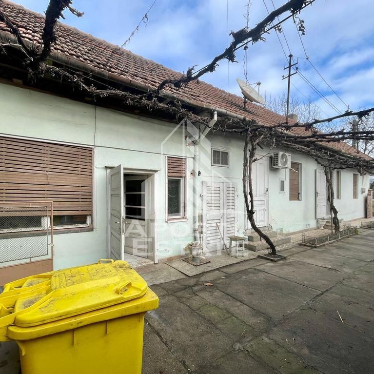 Casa 4 camere, anexe, teren generos zona Aradul Nou Cl. T... - Fotografie 1