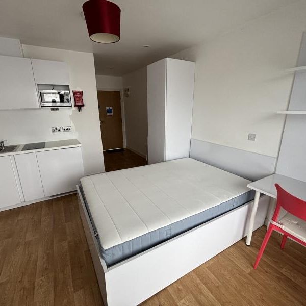 Studio to rent - Photo 1