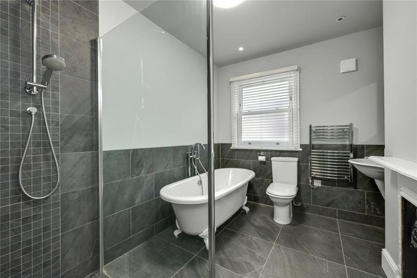 4 bedroom semi-detached house to rent - Photo 1